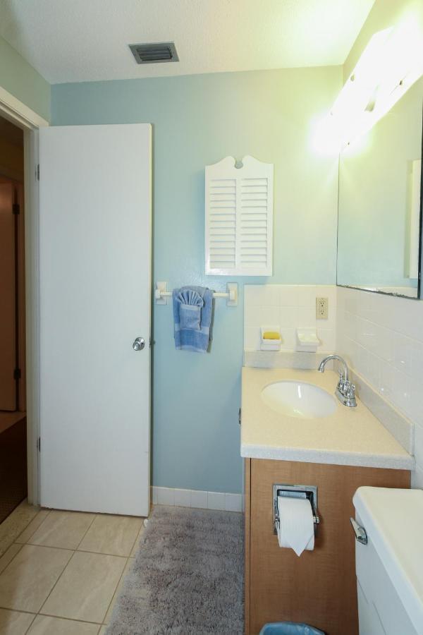 Bamboo Apartments Holmes Beach Esterno foto