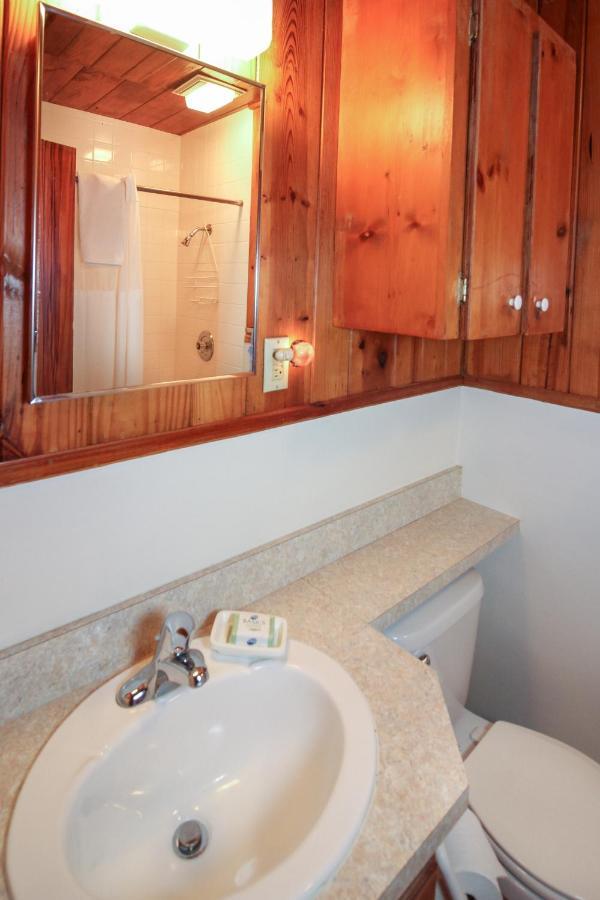 Bamboo Apartments Holmes Beach Esterno foto